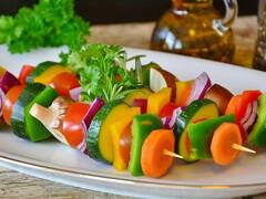 शुगर पेशेंट्स की दुश्मन होती हैं ये सब्जियां... बड़ी खामोशी से बढ़ा देती हैं ब्लड शुगर, जान लें इनके नाम