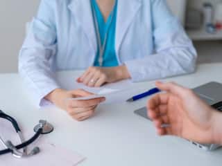 Paramedical Admission: மாணவர்களே... நர்சிங், பி.ஃபார்ம் உள்ளிட்ட துணை மருத்துவப் படிப்புகளுக்கு விண்ணப்பிக்க நாளையே கடைசி