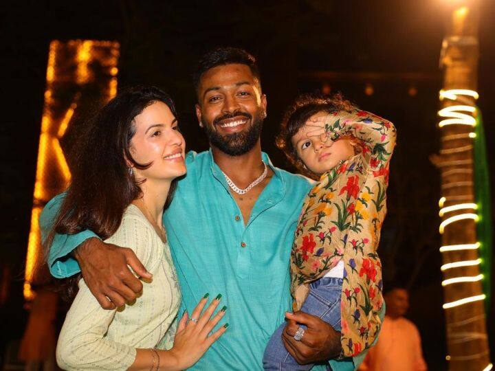 Hardik Pandya and Natasa Stankovic Love Story: हार्दिक पांड्या इन दिनों आईपीएल 2023 में गुजरात टाइटंस की कप्तानी कर रहे हैं. पिछले सीज़न टीम उनकी कप्तानी में चैंपियन बनी थी.