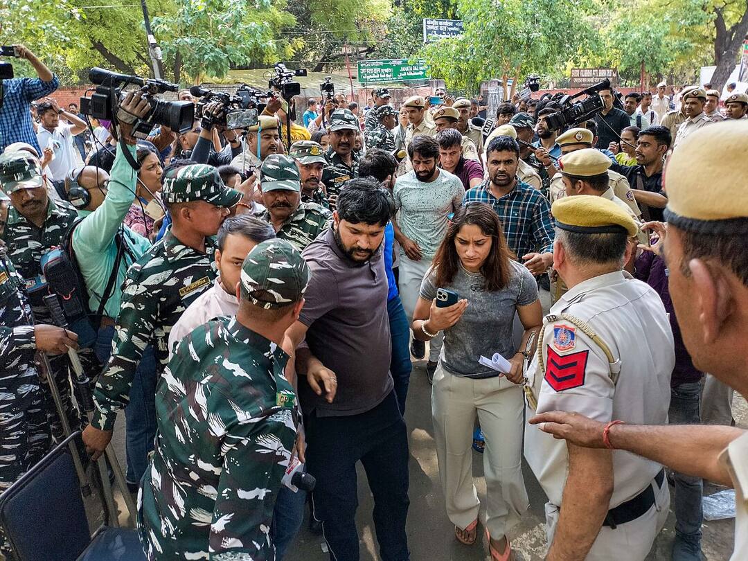 WFI Chief Says 'Ready To Face Probe', Delhi Police To Provide Security To Wrestlers — 10 Points WFI Chief brij bhushan singh Says 'Ready To Face Probe', Delhi Police To Provide Security To protesting Wrestlers — 10 Points WFI Chief Says 'Ready To Face Probe', Delhi Police To Provide Security To Wrestlers — 10 Points