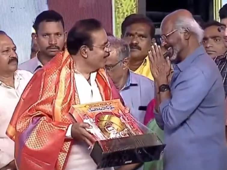 superstar rajinikanth praise actor balakrishnan Rajinikanth: “நாங்க எல்லாம் பார்த்தா கார் வெடிக்காது; இவரால மட்டும்தான் முடியும்” - பிரபல நடிகரை புகழ்ந்து தள்ளிய ரஜினிகாந்த்