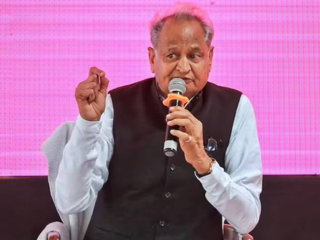 CM Gehlot said If BJP people throw stones at me, I will build houses for the poor Ashok Gehlot:నాపై రాళ్లు విసురుతూనే ఉండండి, నేను వాటితో పేదలకు ఇళ్లు కట్టిస్తా - బీజేపీకి గహ్లోట్ కౌంటర్