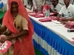Watch: महंगाई राहत कैंप में रजिस्ट्रेशन की खुशी इतनी कि नाचने- गाने लगी 80 वर्षीय महिला, वीडियो वायरल