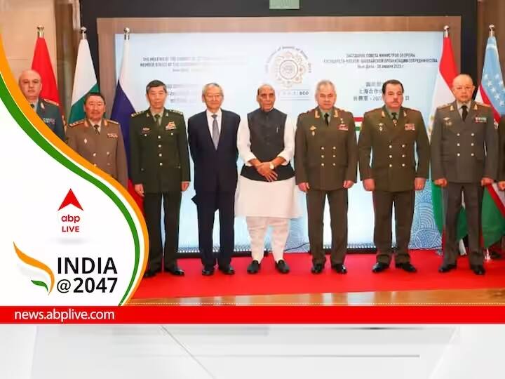 First meeting of Defense Minister of SCO held under the chairmanship of India, consensus reached on fighting terrorism पाकिस्तान को परोक्ष संदेश, आतंकवाद पर सहमति और कूटनीति... SCO रक्षा मंत्रियों की बैठक इस मायने में रही सफल