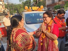 कानपुर में बीजेपी की मुश्किलें हुईं कम, प्रमिला पांडे को मिला सांसद सत्यदेव पचौरी का आशीर्वाद