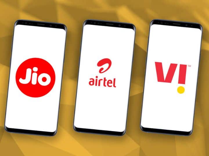 Jio, Airtel और Vi लगातार ज्यादा से ज्यादा ग्राहक अपनी तरफ खींचने की कोशिश कर रहे हैं. यहां हमने तीनों कंपनियों के 300 रुपये से कम के रिचार्ज प्लान की तुलना की है.
