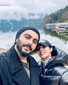 Malaika-Arjun Pics: बर्लिन के सैर-सपाटे पर निकले अर्जुन कपूर-मलाइका अरोड़ा, कपल की कोजी तस्वीरें छू लेंगी दिल
