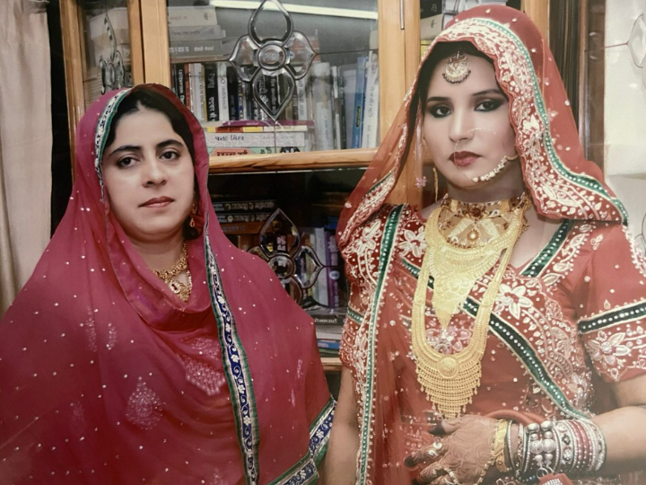 Atiq Ahmed Murder Case along with Atiq absconding wife Shaista the police is also looking for this bride read who is she ann अतीक की फरार बीवी शाइस्ता के साथ पुलिस को इस दुल्हन की भी तलाश, सामने आई 20 साल पुरानी तस्वीर