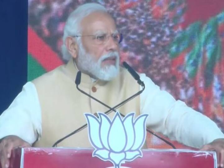 Karnataka Assembly Elections 2023 PM Narendra Modi public meeting in Vijayapura in Karnataka Karnataka Election 2023: 'गरीबी हटाओ' मात्र कांग्रेस का नारा', विजयपुरा में बोले पीएम मोदी- उनके राज में माताओं-बहनों ने...