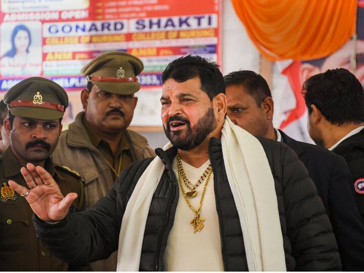 Singh then thanked Samajwadi Party chief Akhilesh Yadav and said, 