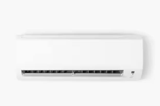 ਹਾਲਾਂਕਿ, ਕੁਝ ਲੋਕ ਮੰਨਦੇ ਹਨ ਕਿ ਏਅਰ ਕੰਡੀਸ਼ਨਰ ਸਿਹਤ ਦੀਆਂ ਸਮੱਸਿਆਵਾਂ, ਖਾਸ ਕਰਕੇ ਸਾਹ ਦੀਆਂ ਸਮੱਸਿਆਵਾਂ ਦਾ ਕਾਰਨ ਬਣ ਸਕਦੇ ਹਨ। ਇਹ ਸੱਚ ਹੈ ਕਿ ਏਅਰ ਕੰਡੀਸ਼ਨਿੰਗ ਸਿਸਟਮ ਧੂੜ, ਫਫੁੰਦੀ ਅਤੇ ਬੈਕਟੀਰੀਆ ਨੂੰ ਪ੍ਰਸਾਰਿਤ ਕਰ ਸਕਦੇ ਹਨ, ਜੋ ਸਾਹ ਦੀਆਂ ਬਿਮਾਰੀਆਂ ਜਿਵੇਂ ਕਿ ਦਮੇ ਜਾਂ ਐਲਰਜੀ ਨੂੰ ਵਧਾ ਸਕਦਾ ਹੈ। ਇਸ ਤੋਂ ਇਲਾਵਾ, ਏਅਰ ਕੰਡੀਸ਼ਨਰ ਅੰਦਰਲੀ ਹਵਾ ਵਿਚ ਨਮੀ ਦੇ ਪੱਧਰ ਨੂੰ ਘਟਾ ਸਕਦੇ ਹਨ, ਜਿਸ ਨਾਲ ਅੱਖਾਂ ਅਤੇ ਗਲੇ ਵਿਚ ਜਲਣ ਹੋ ਸਕਦੀ ਹੈ।