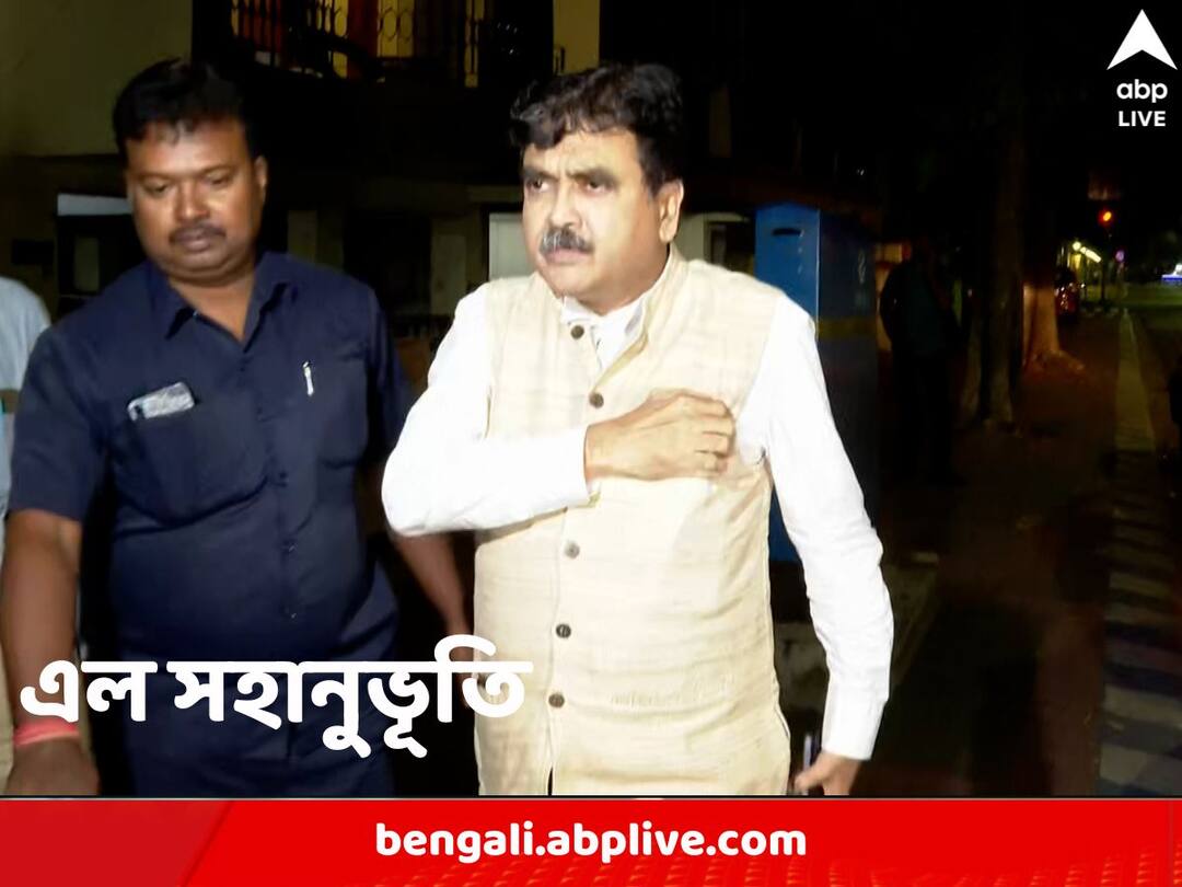 Justice Abhijit Ganguly: পোস্টার-ফ্লেক্স থেক জয়ধ্বনি, ‘ভগবান’ হয়ে উঠেছিলেন বিচারপতি গঙ্গোপাধ্যায় Calcutta High Court Justice Abhijit Ganguly became god like to many Justice Abhijit Ganguly: পোস্টার-ফ্লেক্স থেক জয়ধ্বনি, ‘ভগবান’ হয়ে উঠেছিলেন বিচারপতি গঙ্গোপাধ্যায়