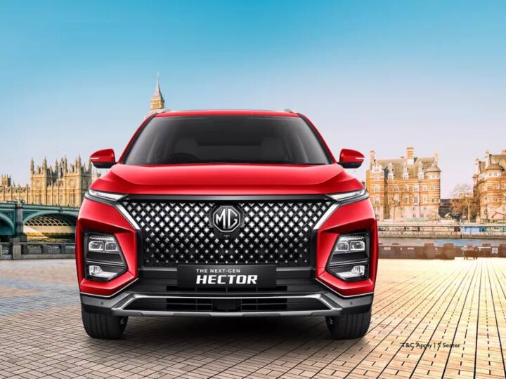 सबसे ज्यादा बूट स्पेस के साथ आने वाली गाड़ियों की लिस्ट में पहले नंबर पर एमजी हैक्टर का नाम है. 14.43 लाख रुपये एक्स-शोरूम की शुरुआती कीमत वाली इस एसयूवी में कंपनी 587 लीटर का बूट स्पेस देती है.