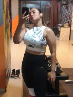 Rani Chatterjee Fitness: हीरो से भी भारी डंबल्स उठाकर एक्सरसाइज करती हैं रानी चटर्जी, यकीन नहीं तो देखिए ये तस्वीरें