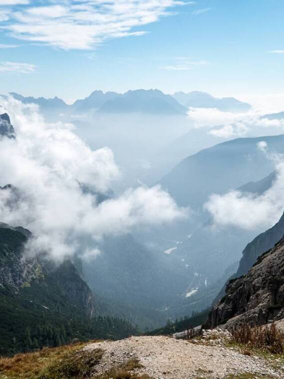 एक दिन की छुट्टी काफी, घूम आएं मनमोह लगने वाले ये हिल स्टेशन