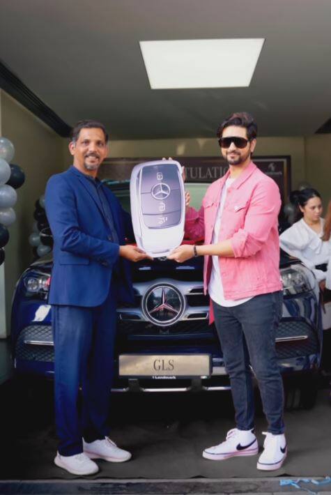 Shakti Arora New Car: ‘कुंडली भाग्य’ फेम शक्ति अरोड़ा ने भी शो से निकलने के बाद एक लग्जरी कार खरीदी.