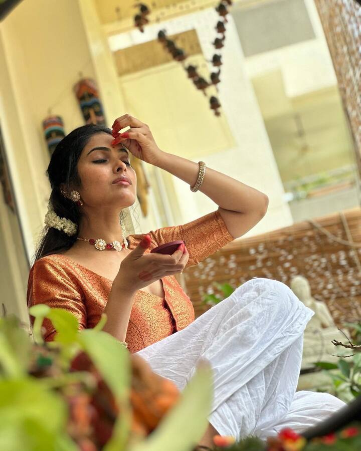 దివి అందమైన ఫోటోలు