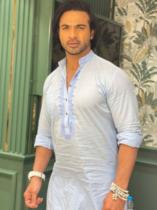 एक्टर शाइना के साथ करीब 8 साल तक रिलेशनशिप में रहे थे. प्रोशेन से शाइना एक टैरो कार्ड रीडर हैं. उन्होंने एक्टर के बारे में उस वक्त खुलकर बोला था.