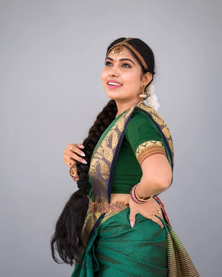 ప్రస్తుతం సత్య శ్రీ సినిమాల్లో కూడా నటిస్తోంది.