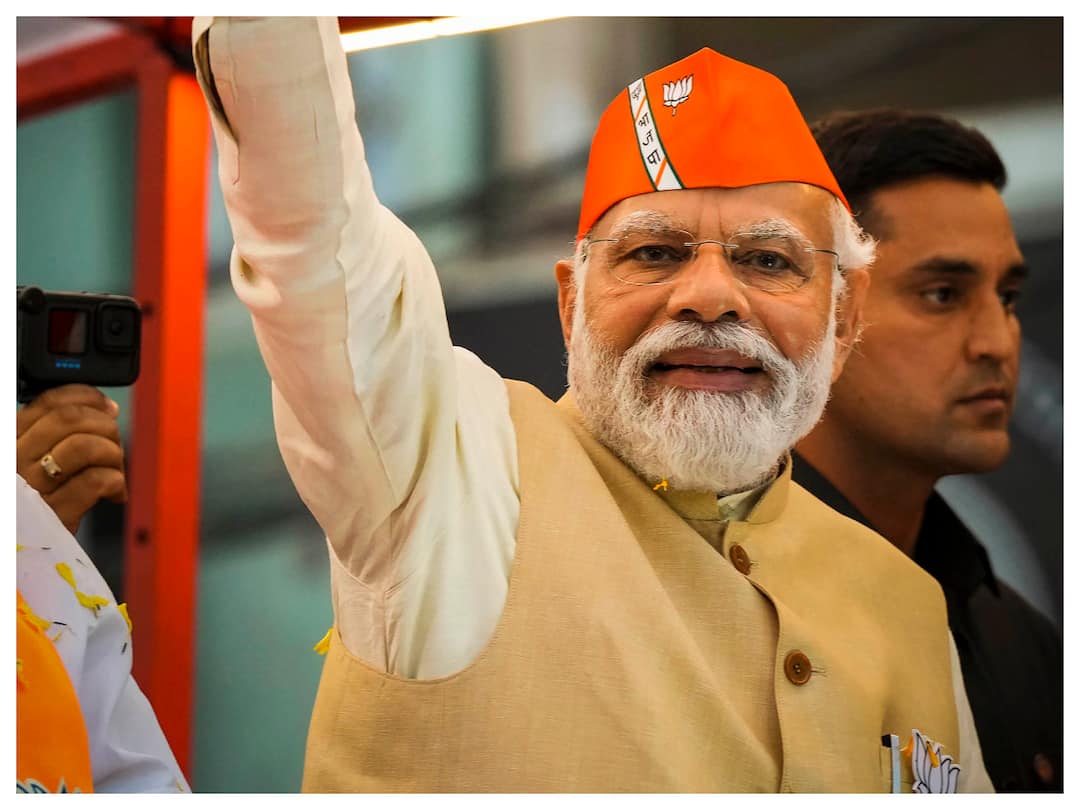 WATCH: Huge Crowd Gathers At Mysuru Roadshow As PM Modi Winds Up Two-Day Karnataka Campaign Karnataka Polls: Huge Crowd Gathers At PM Modi's Roadshow In Mysuru. WATCH