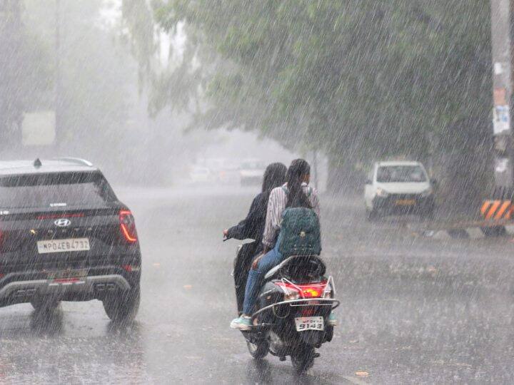 IMD Weather Update Heavy rainfall in North India would decrease the temperature snowfall weather Weather Update: दिल्ली-NCR में फिर होगी बारिश! उत्तरी भारत के इन राज्यों में भी बरसेंगे बादल, जानें देशभर में कैसा रहेगा मौसम