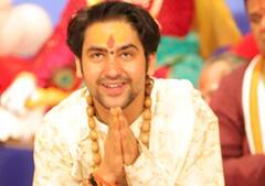 Bageshwar Dham: धीरेंद्र कृष्ण शास्त्री ने सागर में की 7 दिवसीय श्रीमद्भागवत कथा, मंच से 95 लोगों की सनातन धर्म में कराई वापसी