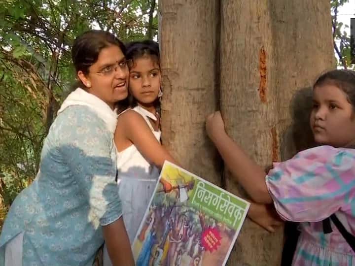 Pune Activists Protest Against Felling Trees River Rejuvenation Project Chalo Chipko Agitation Green Activists Protest Against Felling Of Trees In Pune For Riverfront Development Project