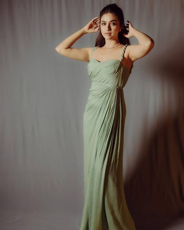 ఇప్పుడు టాలీవుడ్ టాప్ హీరోయిన్ గా ఉంది కీర్తి సురేష్.