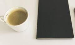 Zodiac Signs: চারপাশের সবকিছুই মনে হয় সুন্দর, প্রেমে পড়লে কবিতার খাতা ভরিয়ে দেন এঁরা