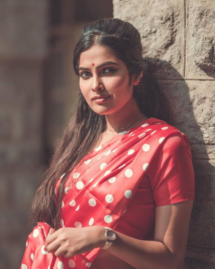 దివి లేటెస్ట్ ఫొటోలు - Images Credit: Divi Vadthya/Instagram