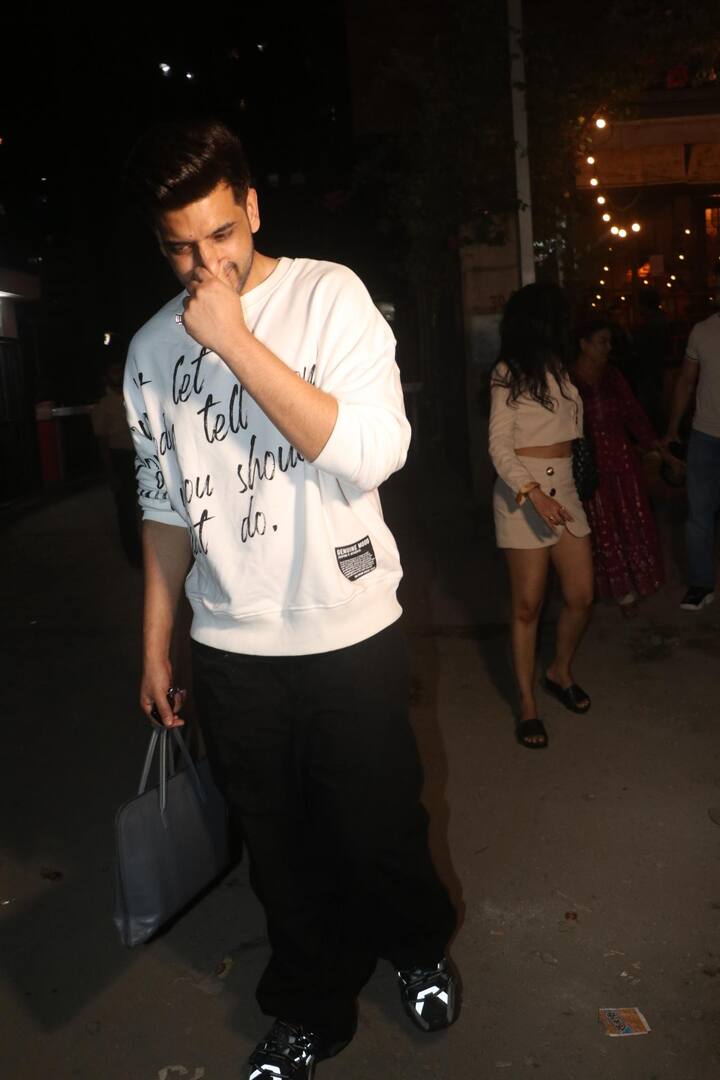 शो से बाहर आने के तेजस्वी और करण का बॉन्ड इतना मजबूत हो गया कि दोनों लिव इन रिेलेशनशिप में रहने लगे.