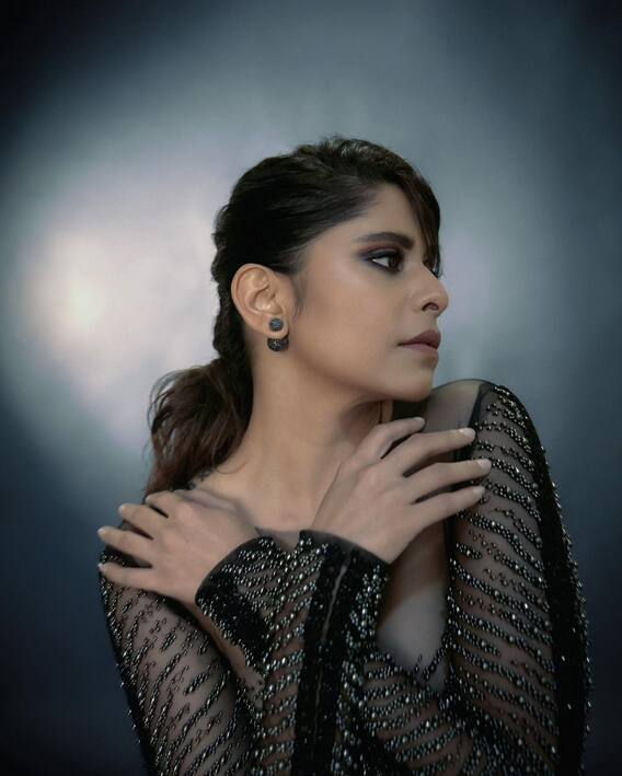 Sai Tamhankar: 'ब्लॅक ब्युटी'; सई ताम्हणकरची दिलखेच अदा Sai Tamhankar: 'ब्लॅक ब्युटी'; सई ताम्हणकरची दिलखेच अदा
