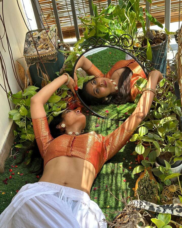 దివి లేటెస్ట్ ఫొటోలు - Images Credit: Divi Vadthya/Instagram