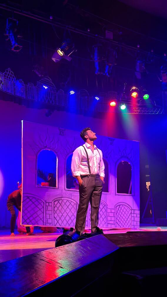 মিউজিক্যাল নাটকে আত্মপ্রকাশ রণজয় বিষ্ণুর