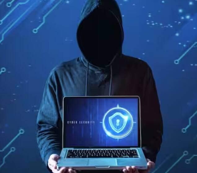 ਸਿਮ ਸਵੈਪ ਤੋਂ ਆਪਣੇ ਆਪ ਨੂੰ ਬਚਾਉਣ ਲਈ, ਆਪਣੀ ਮਹੱਤਵਪੂਰਨ ਜਾਣਕਾਰੀ ਕਿਸੇ ਨਾਲ ਵੀ ਸਾਂਝੀ ਨਾ ਕਰੋ। ਮਜ਼ਬੂਤ ਪਾਸਵਰਡ ਦੀ ਵਰਤੋਂ ਕਰੋ। ਆਪਣੇ ਬੈਂਕ ਖਾਤੇ ਵਿੱਚ ਕਢਵਾਉਣ ਦੀ ਸੀਮਾ ਰੱਖੋ। ਜੇਕਰ ਤੁਹਾਡੇ ਇਲਾਕੇ ਵਿੱਚ ਚੰਗਾ ਨੈੱਟਵਰਕ ਨਹੀਂ ਹੈ, ਤਾਂ ਤੁਰੰਤ ਆਪਣੀ ਨੈੱਟ ਬੈਂਕਿੰਗ ਬੰਦ ਕਰੋ ਜਾਂ ਆਪਣੇ ਆਪਰੇਟਰ ਨਾਲ ਸੰਪਰਕ ਕਰੋ।