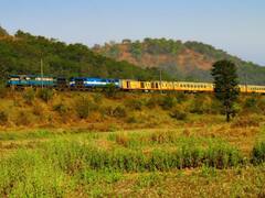 Indian Railways: इस ट्रेन को रास्ता देने के लिए रुक जाती हैं राजधानी और शताब्दी एक्सप्रेस, आखिर इसमें ऐसा क्या?