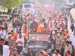 गोरखपुर में रवि किशन का रोड शो, बीजेपी सांसद बोले- 'ट्रिपल इंजन की बनेगी सरकार'