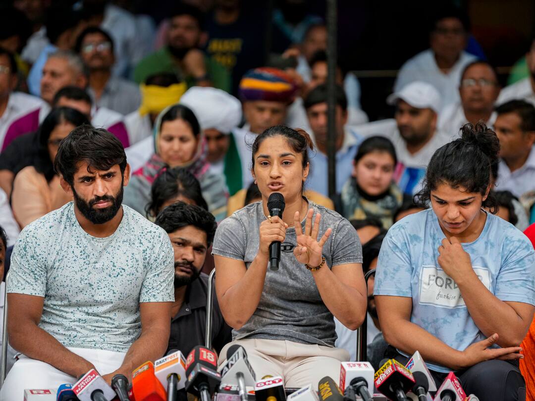 'Some People Trying To Take Our Protest In Different Direction': Wrestlers Warning After Anti-Modi Slogans 'Some People Trying To Take Our Protest In Different Direction': Wrestlers Warning After Anti-Modi Slogans 'Some People Trying To Take Our Protest In Different Direction': Wrestlers Warning After Anti-Modi Slogans