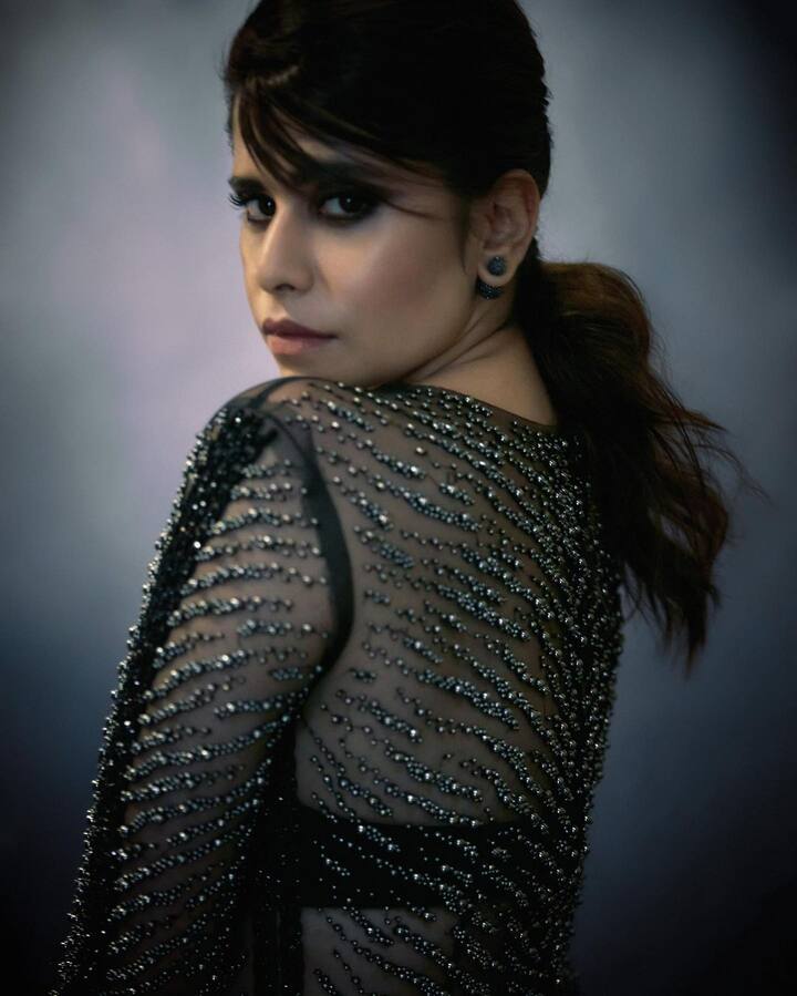 अभिनेत्री सई ताम्हणकरचा चाहता वर्ग मोठा आहे.