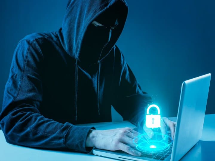 एफबीआई ने अकेले 2021 में सिम स्वैप फ्रॉड के 1,611 शिकायतें दर्ज की थीं और धोखाधड़ी का अमाउंट 68 मिलियन डॉलर या 544 करोड़ रुपये होने का अनुमान था.