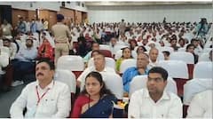 Chief Officer Suspend:  ભૂજના ચીફ ઓફિસર આ કારણે થયા સસ્પેન્ડ,  ચાલુ કાર્યક્રમ દરમિયાન કર્યું હતું આવું વર્તન, જુઓ વીડિયો