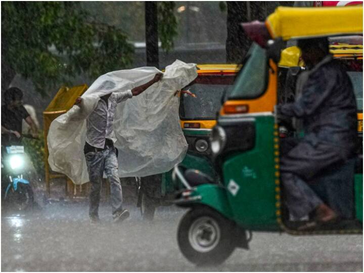 Delhi Weather Update: अभी कुछ और दिन पड़ेगी छाते-रेनकोट की जरूरत, जानें दिल्ली में कब तक होगी बारिश? Delhi Weather Update delhi rain to continue in national capital for next three days imd forecasts Delhi Weather Update: अभी कुछ और दिन पड़ेगी छाते-रेनकोट की जरूरत, जानें दिल्ली में कब तक होगी बारिश?