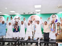 नीतीश की पार्टी ने LJP और BJP को दिया झटका, वशिष्ठ नारायण सिंह ने इन नेताओं को JDU में कराया शामिल