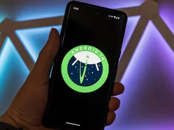Android 14: એન્ડ્રૉઇડ 14નું ડેવલપર્સ પ્રિવ્યૂ કંપની દ્વારા ફેબ્રુઆરીમાં રિલીઝ કરવામાં આવ્યું હતું. હાલમાં તે બીટા ટેસ્ટર્સ માટે રિલીઝ કરવામાં આવ્યું છે. કંપની ઓગસ્ટ સુધીમાં દરેકને Android 14 રૉલઆઉટ કરી શકે છે. ખાસ વાત છે કે, Android 14માં પહેલા કરતાં વધુ પ્રાઇવસી, બેસ્ટ નેવિગેશન અને એક નવું UI મળશે.