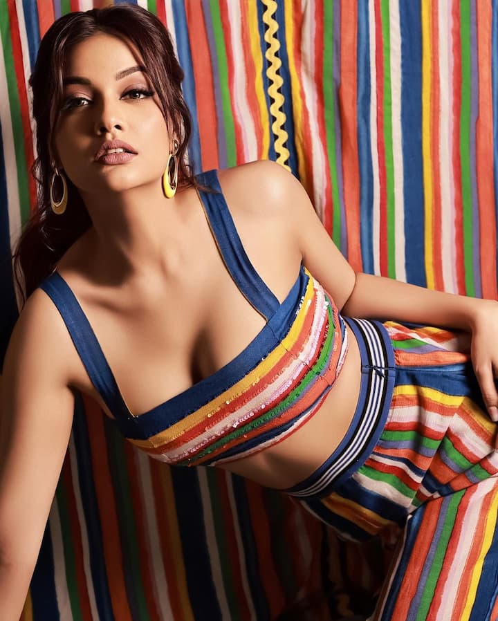 Divya accessorized the outfit with yellow hoop earrings. (Image Source: Instagram/Divya Agarwal)