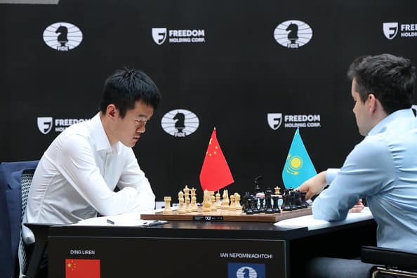 China's Ding Liren Crushes World Chess Champion Magnus Carlsen with a  2-move checkmate threat!