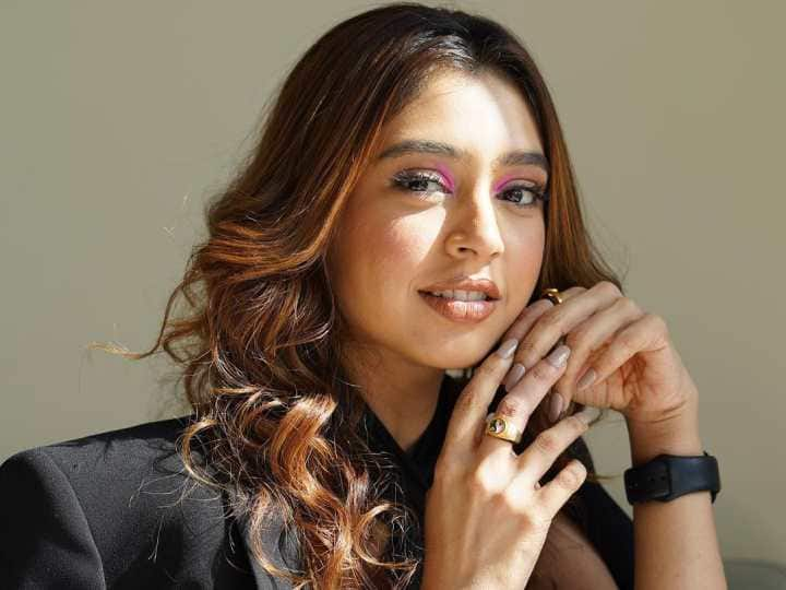 Niti Taylor On Trolling: टीवी एक्ट्रेस नीति टेलर को शादी के बाद मोटापे और पति परिक्षीत बावा को लेकर काफी ट्रोल किया गया. अब एक्ट्रेस ने इस पर अपना दर्द बयां किया है.