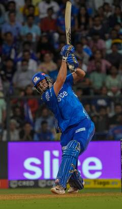 MI vs RR, IPL 2023 : वानखेडे स्टेडिअमवर मुंबई इंडियन्सचा नवा विक्रम, 200 हून अधिक धावांचं लक्ष्य पार करत ऐतिहासिक कामगिरी