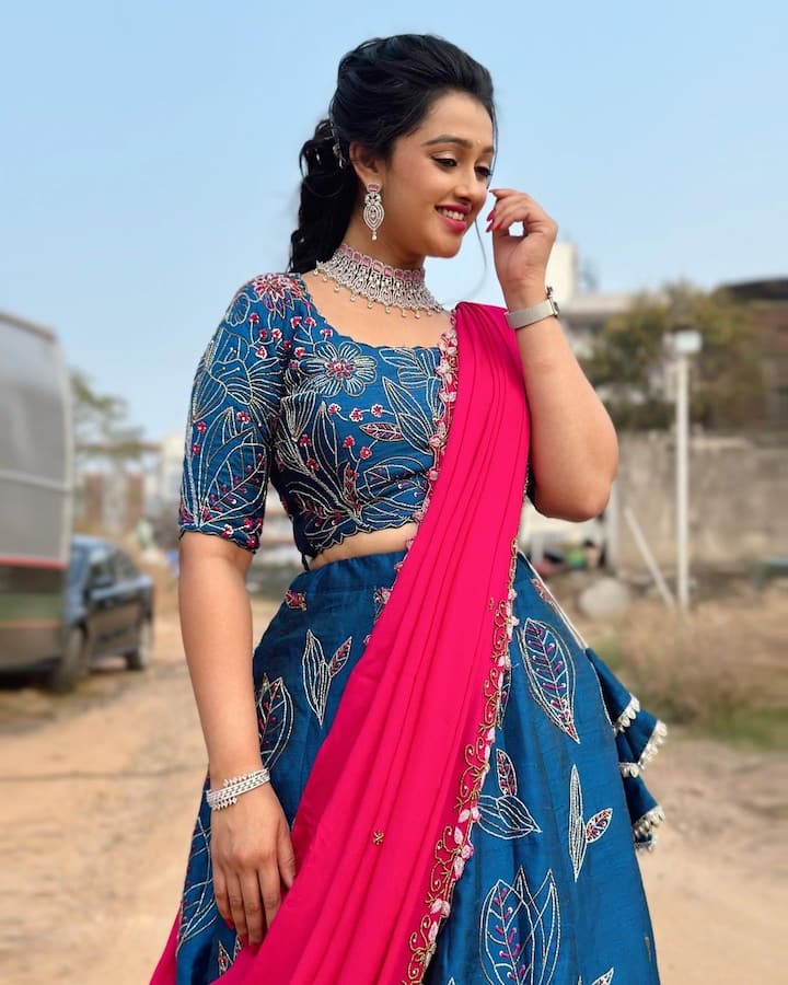 ఐశ్వర్య పిస్సే అందమైన ఫోటోలు