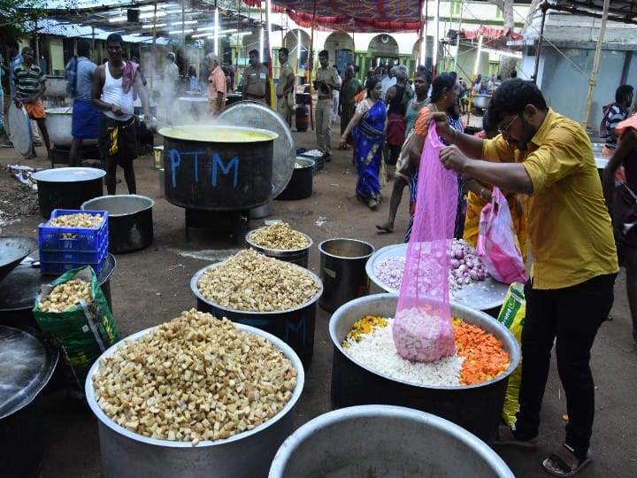 Meenakshi Kalyanam : 7500 கிலோ அரிசி.. 6 டன் காய்கறிகள்.. லட்சம் பேருக்கு விருந்து.. மீனாட்சி சுந்தரேசுவரர் திருக்கல்யாண விழா..